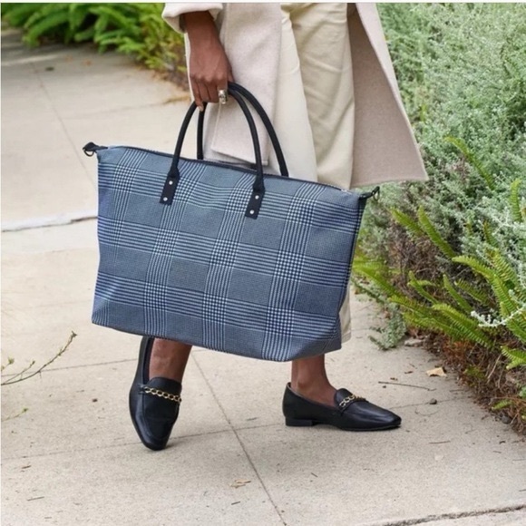 SALE! Lulu Dharma Weekender Tote Overnight Bag-NWT - Picture 3 of 4